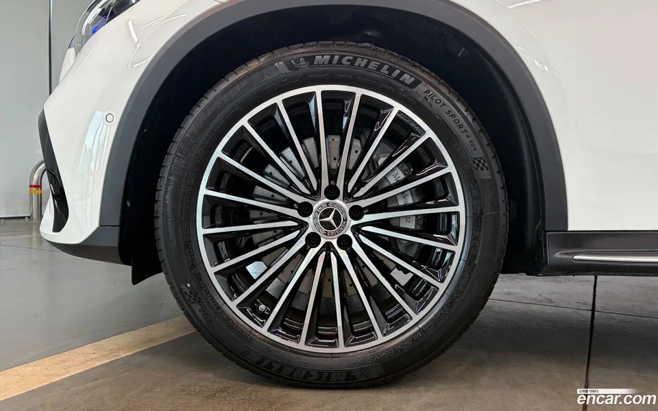 Mercedes-Benz GLC-Class GLC300 4MATIC AMG Line 2025 — миниатюра 5