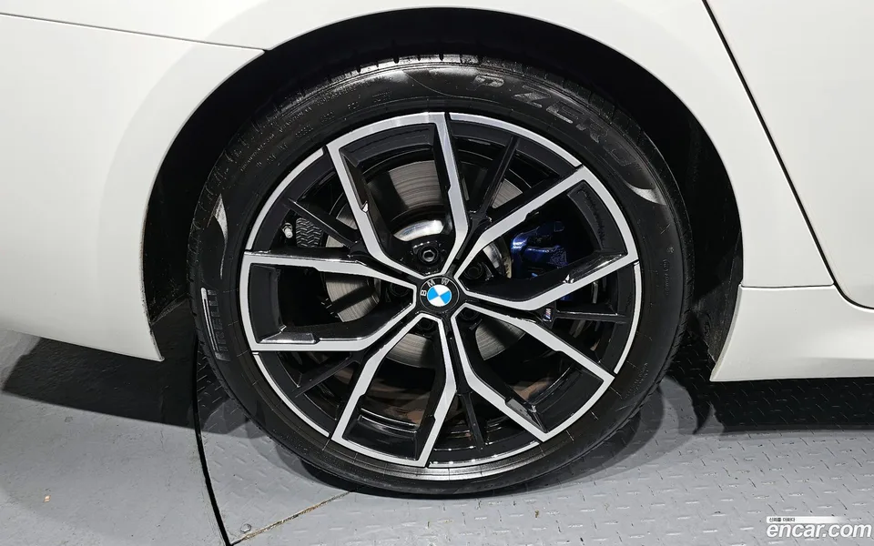 BMW 5 Series 530i xDrive M 2023 — миниатюра 2