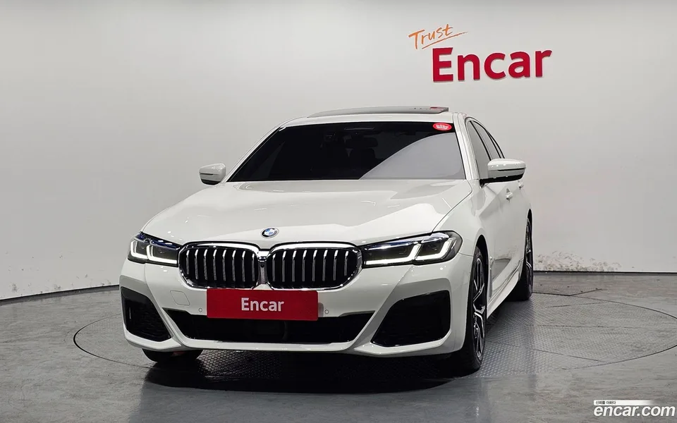 BMW 5 Series 530i xDrive M 2023 — миниатюра 3