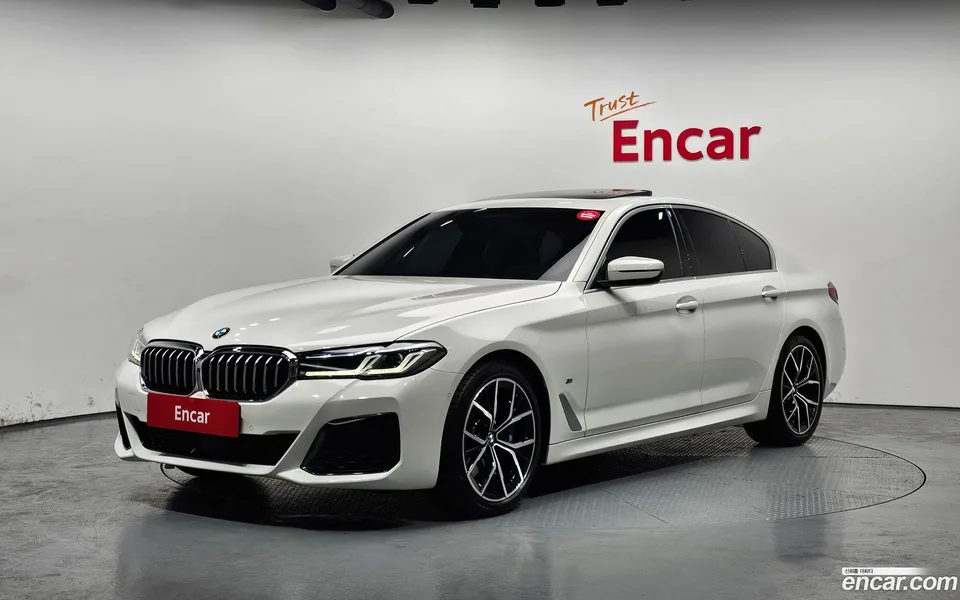 BMW 5 Series 530i xDrive M 2023 — фото 1, купить с доставкой в Москву