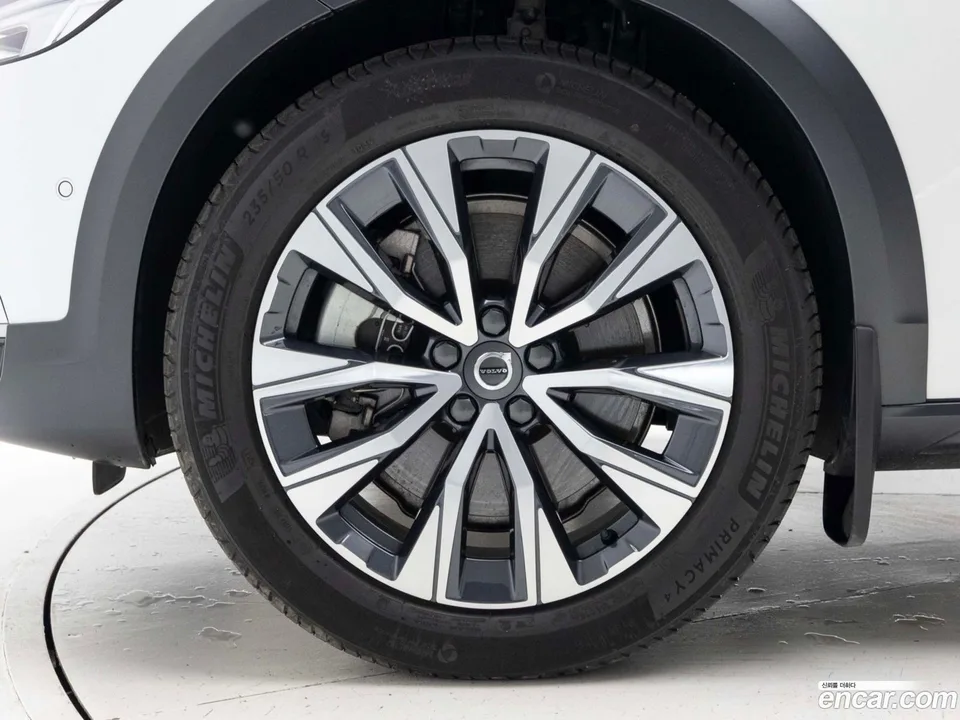 Volvo V90 Cross Country B5 AWD 2025 — миниатюра 2