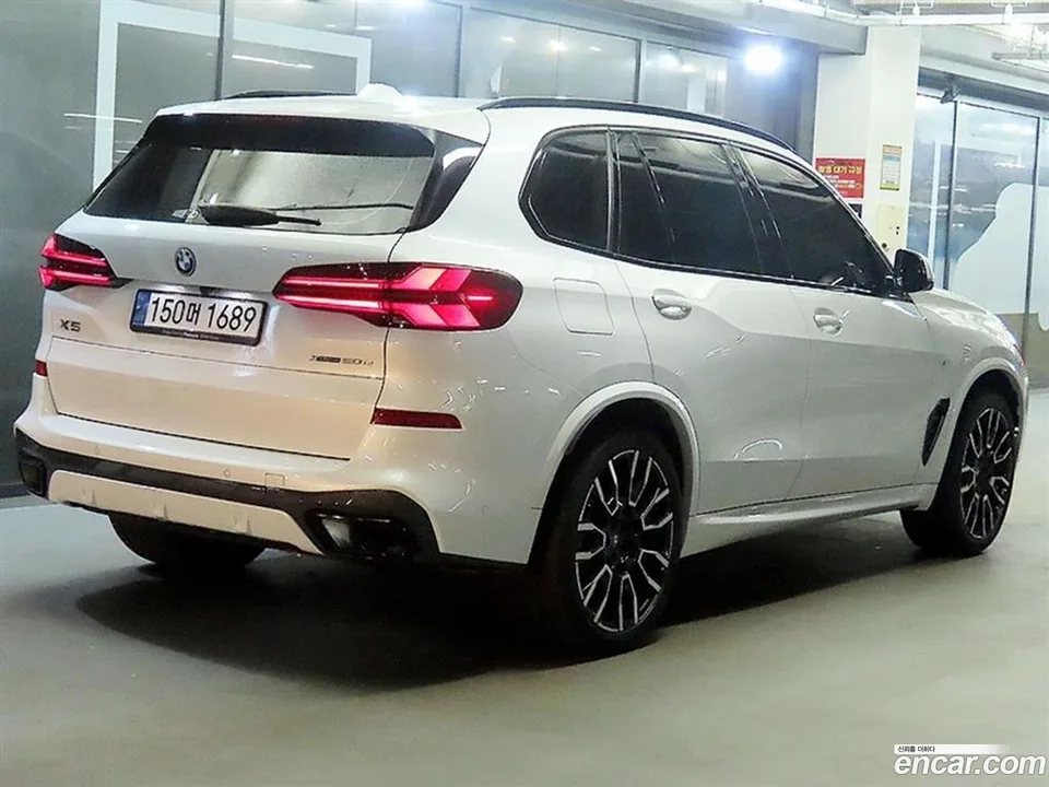 BMW X5 xDrive 50e M 2024 — миниатюра 4