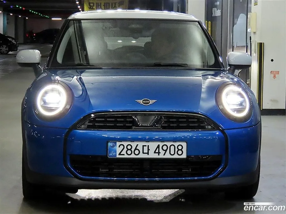 MINI Cooper C 2025 — миниатюра 2