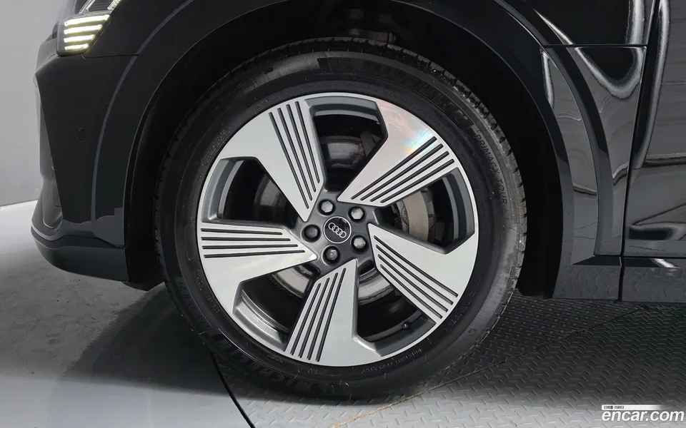Audi e-tron 55 2022 — миниатюра 2
