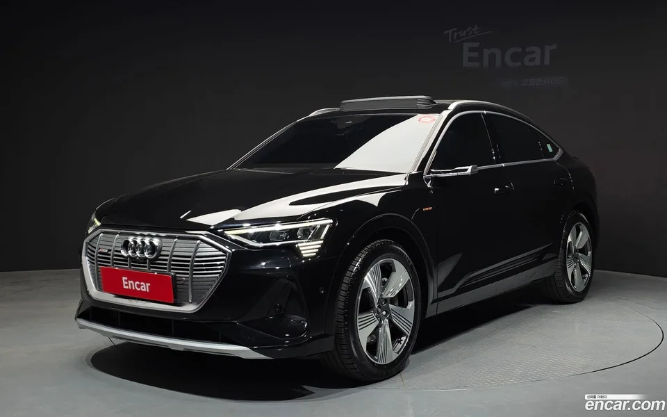 Audi e-tron 55 2022 — фото 1, купить с доставкой в Москву
