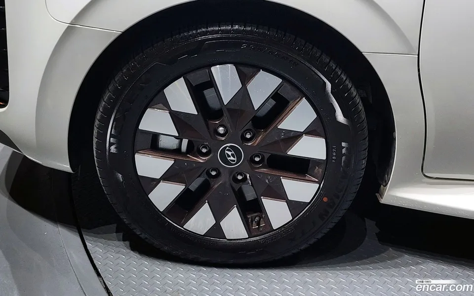 Hyundai Staria 4WD 9 2023 — миниатюра 5