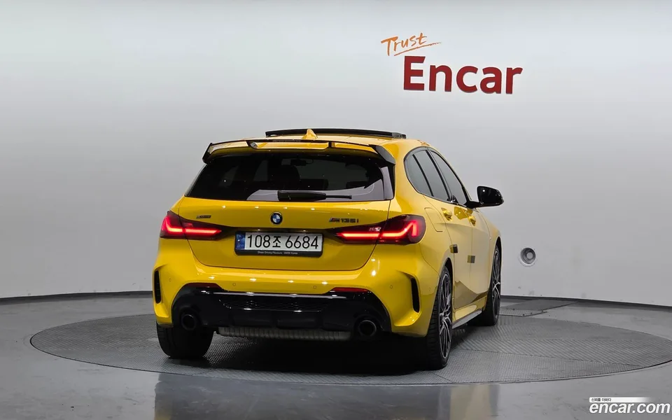 BMW 1 Series M135i xDrive 2022 — thumbnail 4