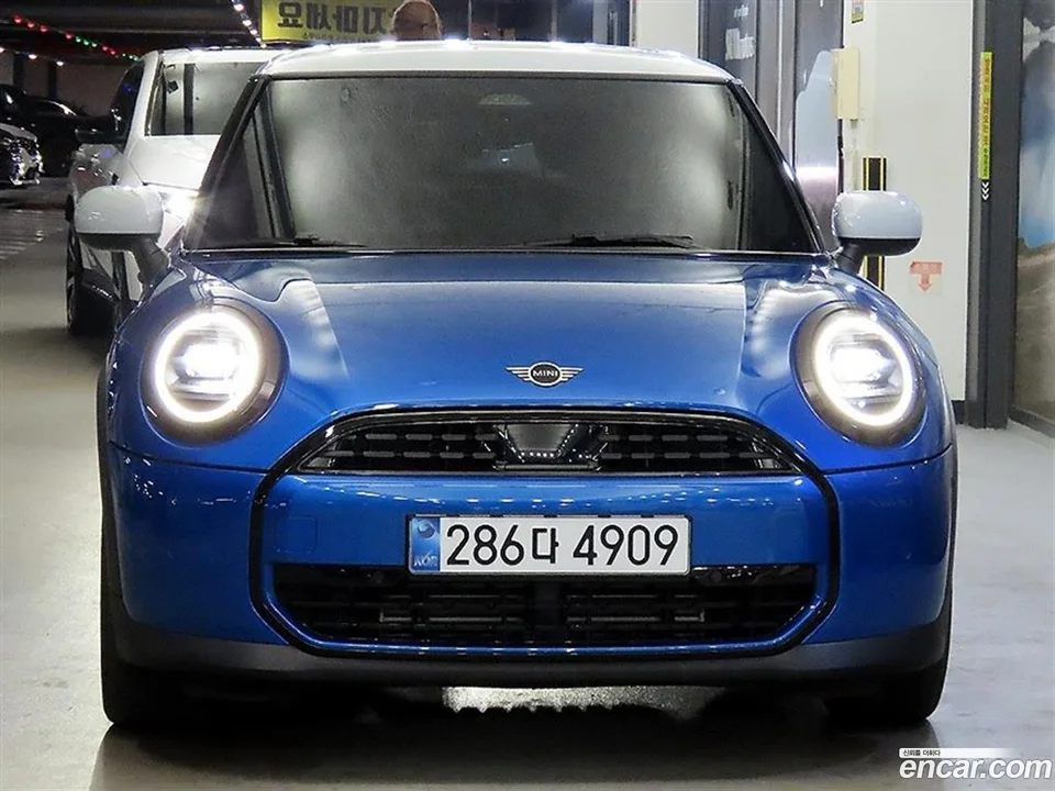 MINI Cooper C 2025 — миниатюра 2