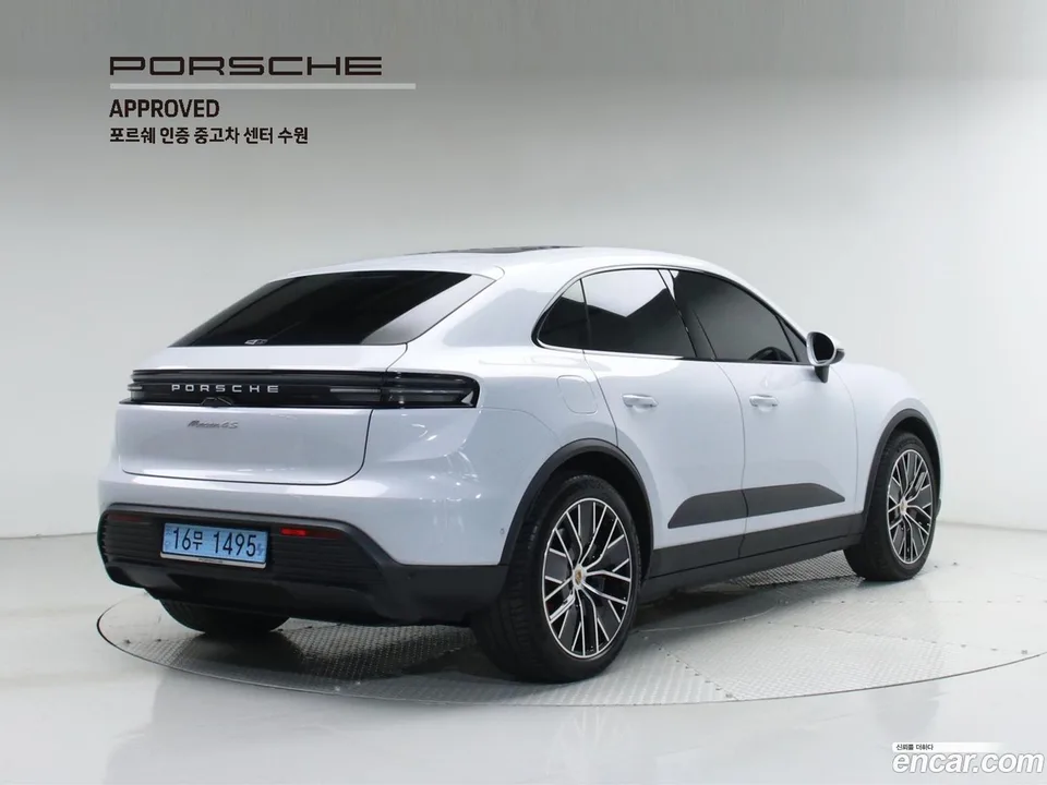 Porsche Macan Electric 4S 2025 — миниатюра 2