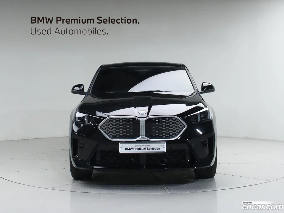 BMW iX2 eDrive 20 M 2025 — миниатюра 2