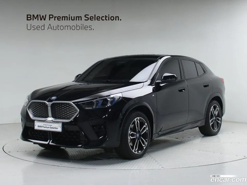 BMW iX2 eDrive 20 M 2025 — фото 1, купить с доставкой в Москву