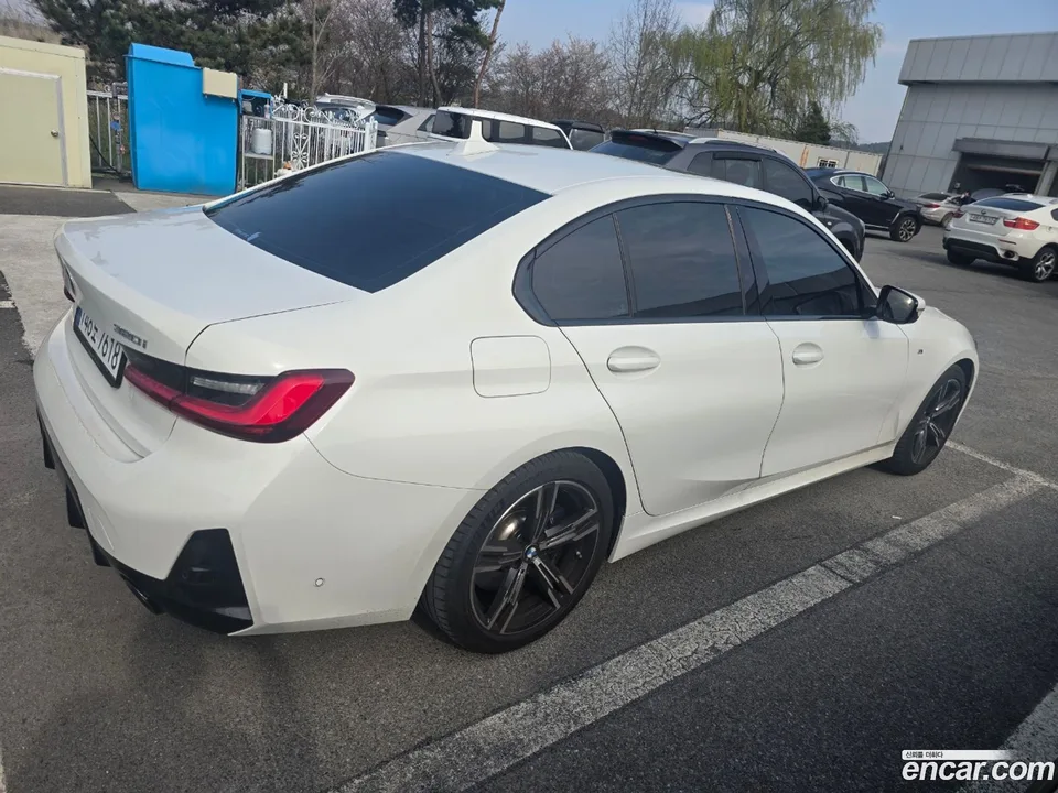 BMW 3 Series 320i M 2023 — миниатюра 3