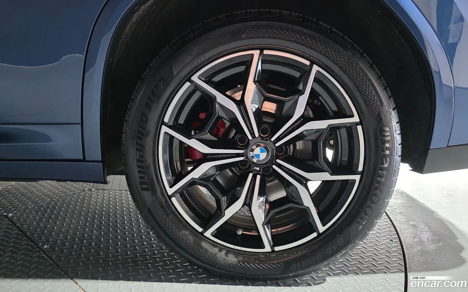 BMW X4 xDrive20i M 2022 — миниатюра 2