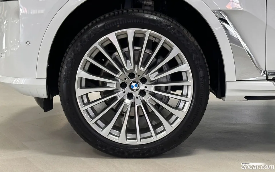 BMW X7 xDrive 40i 6 2025 — миниатюра 2