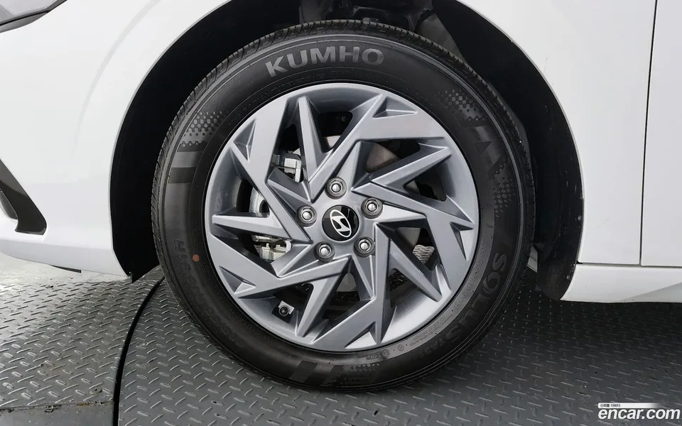Hyundai Avante CN7 1.6 2024 — миниатюра 2