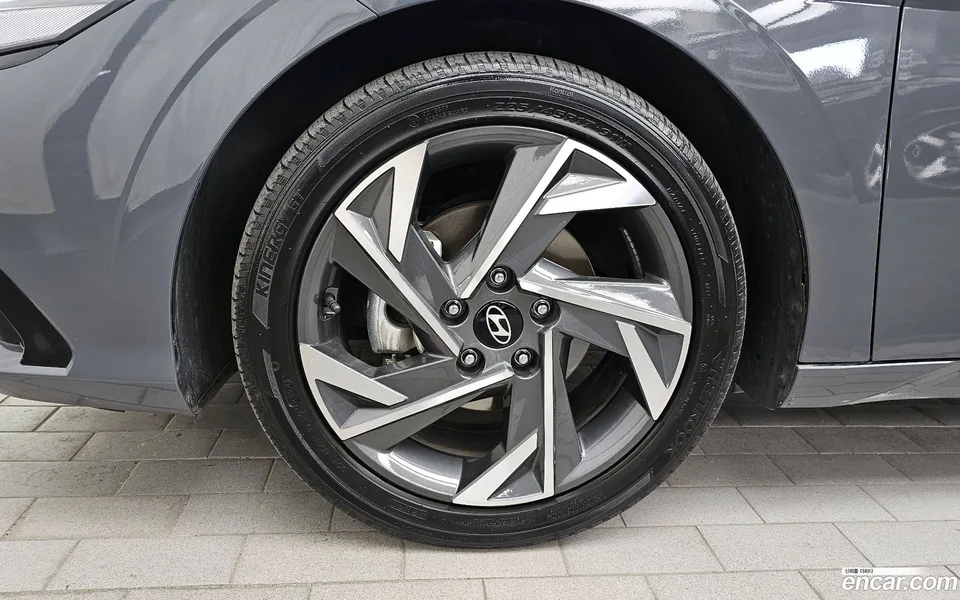 Hyundai Avante CN7 1.6 2024 — миниатюра 2
