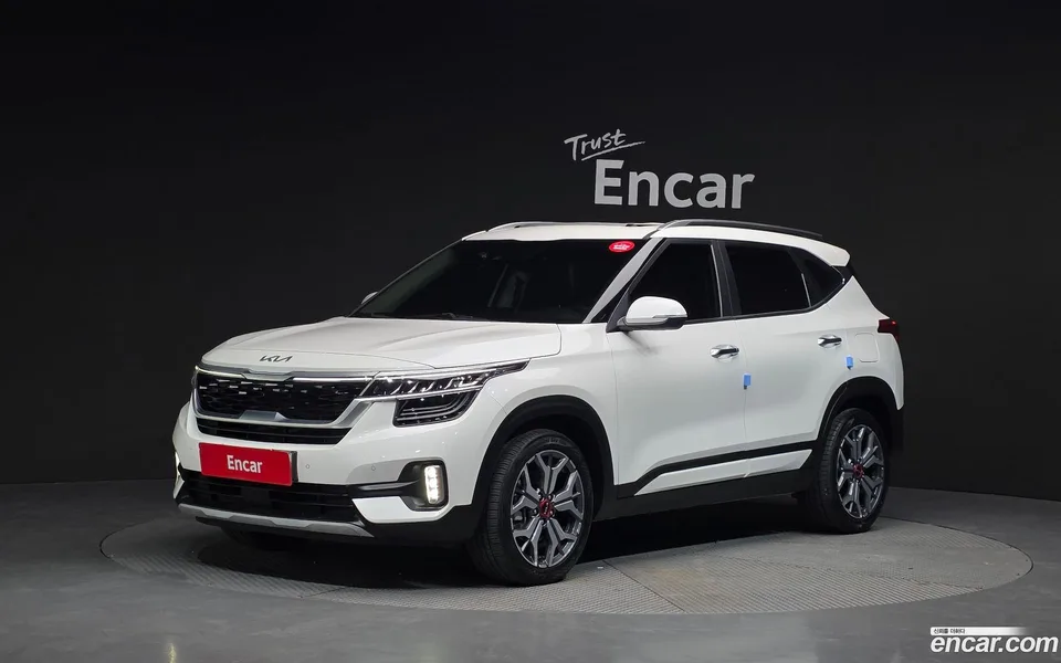 Kia Seltos 1.6 2WD 2022 — фото 1, купить с доставкой в Москву