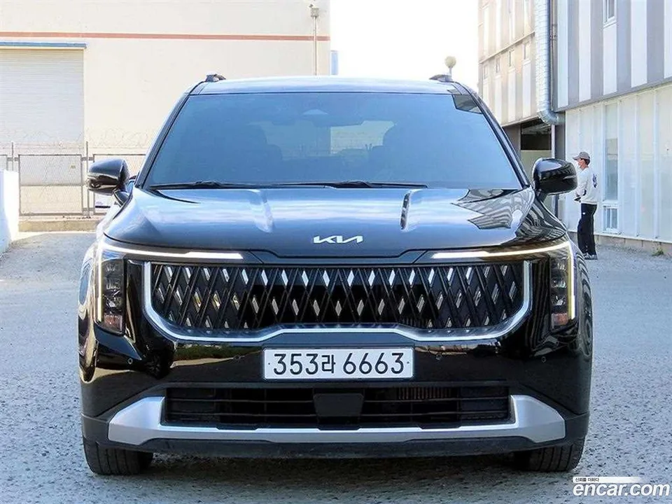 Kia Carnival 9 2024 — фото 1, купить с доставкой в Москву