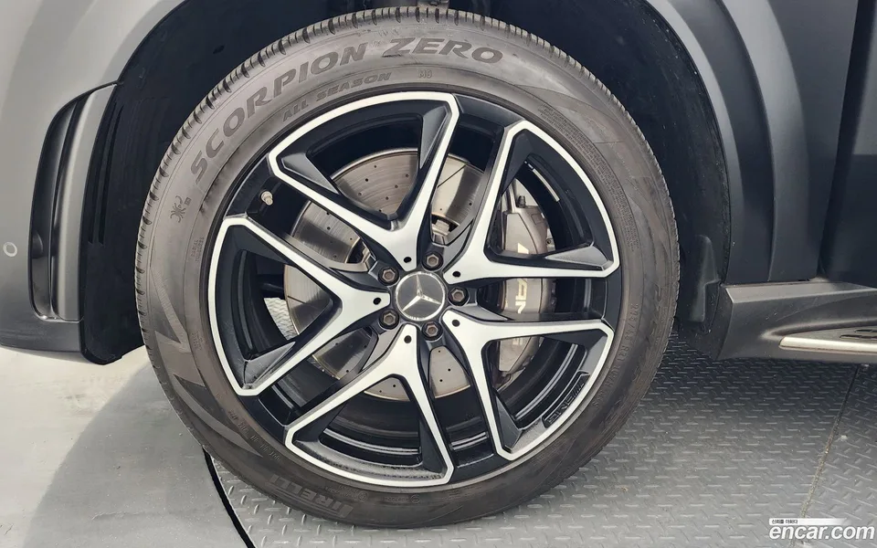 Mercedes-Benz GLE-Class AMG GLE53 4MATIC+ 2022 — миниатюра 2