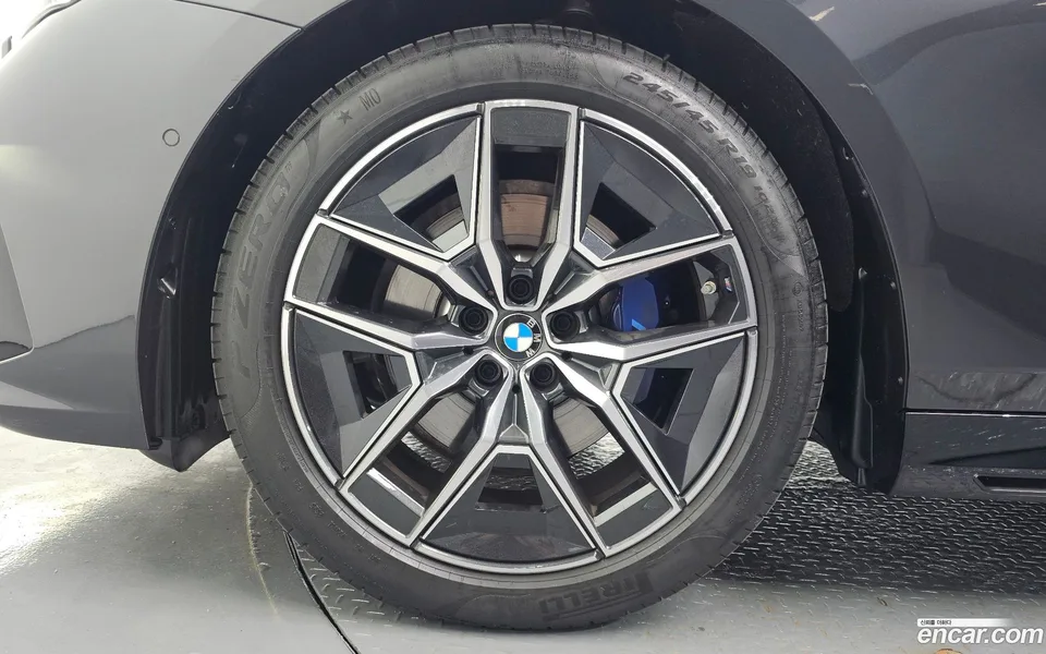 BMW 5 Series 520i M 2025 — миниатюра 5