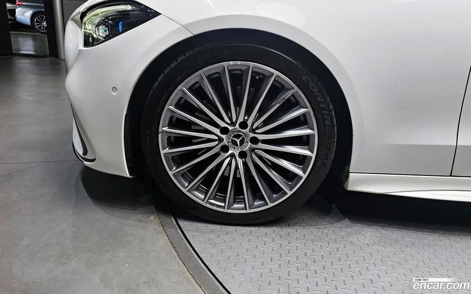 Mercedes-Benz C-Class C300 4MATIC AMG Line 2023 — миниатюра 2