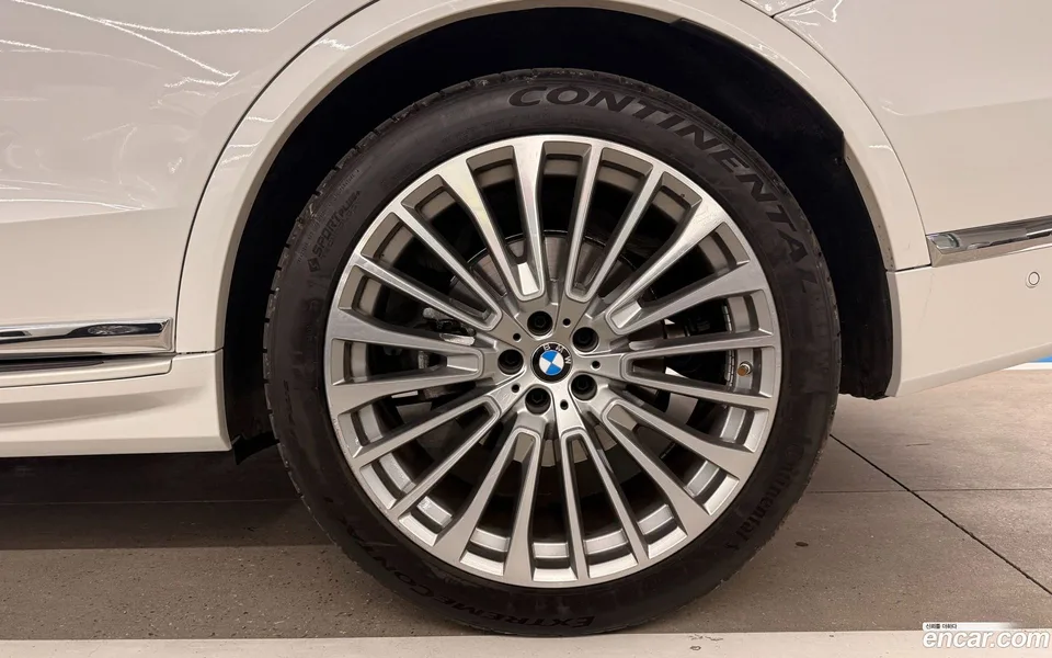 BMW X7 xDrive 40i 7 2023 — миниатюра 2