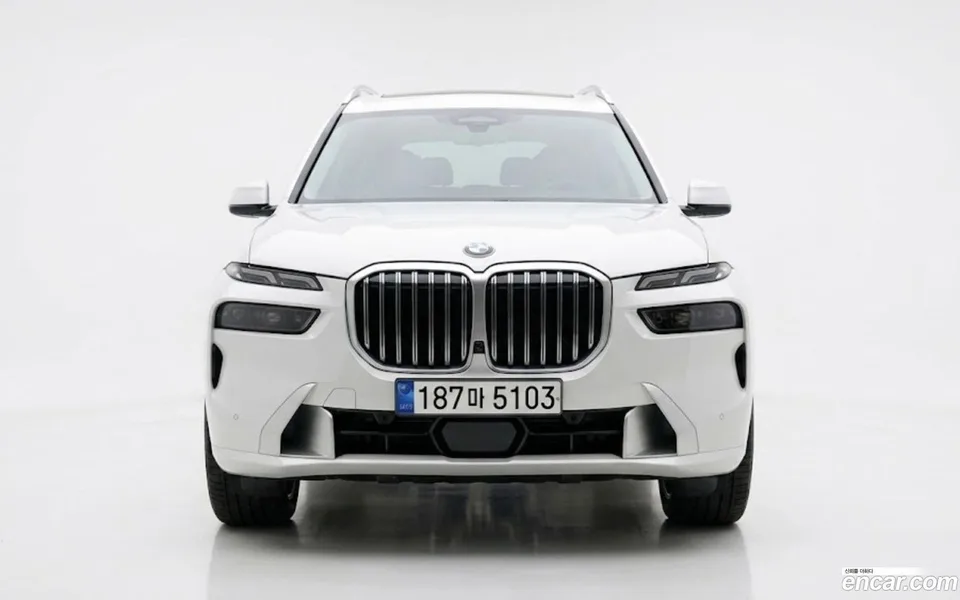 BMW X7 xDrive 40i 7 2023 — миниатюра 3