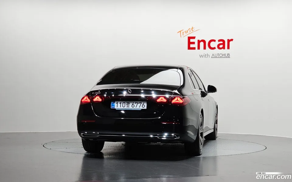 Mercedes-Benz E-Class E200 2025 — миниатюра 4