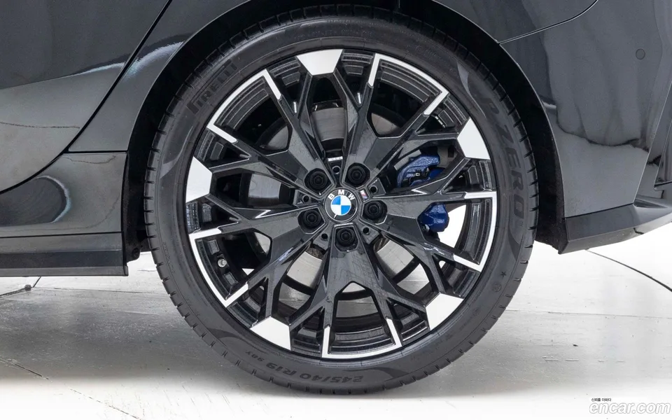 BMW 1 Series M135 xDrive 2025 — миниатюра 2