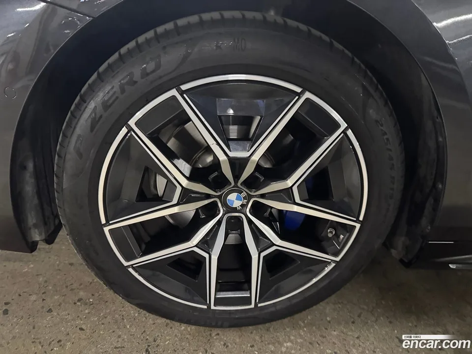 BMW 5 Series 523d M 2025 — миниатюра 2