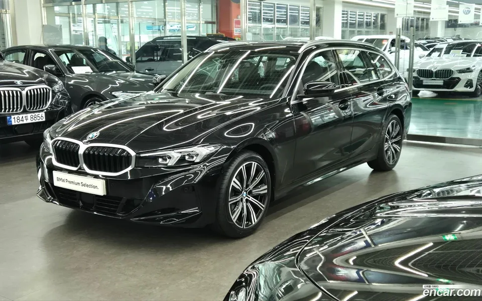 BMW 3 Series 320i 2025 — фото 1, купить с доставкой в Москву