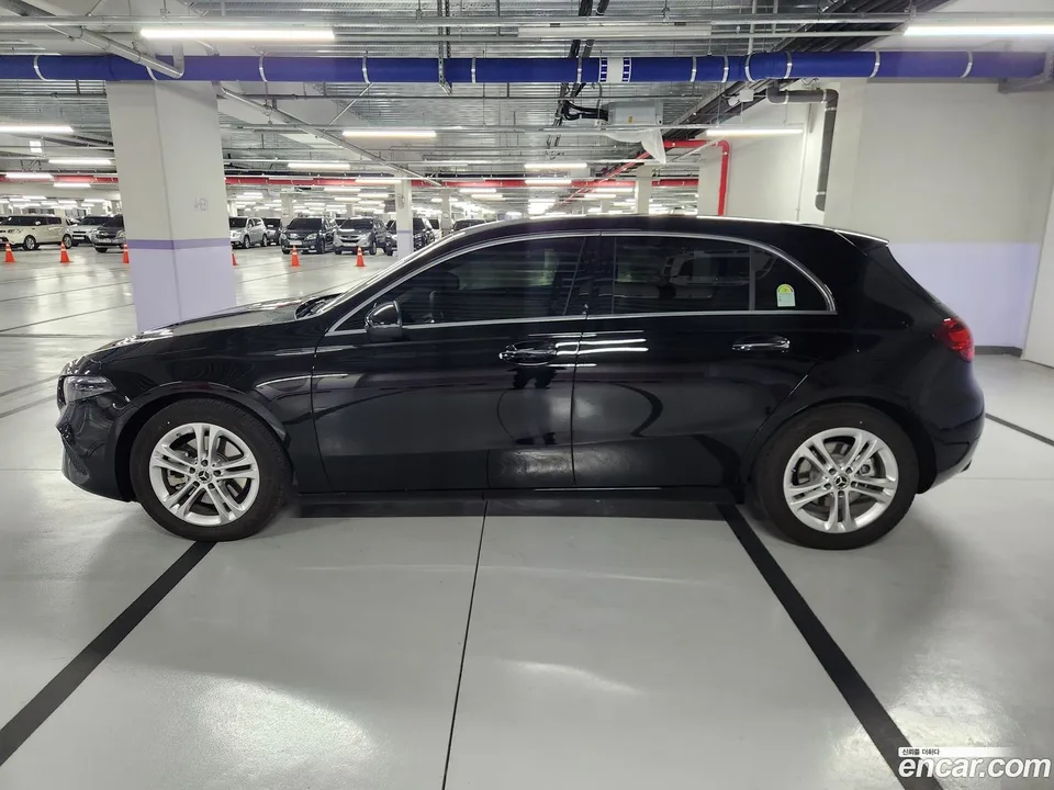 Mercedes-Benz A-Class A220 2025 — миниатюра 2