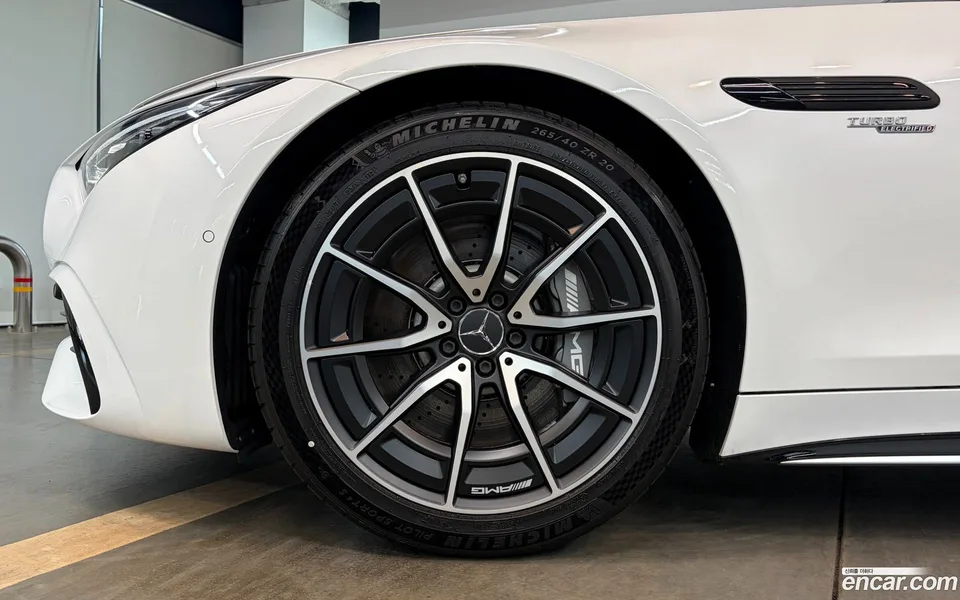 Mercedes-Benz SL-Class AMG SL43 2025 — миниатюра 2
