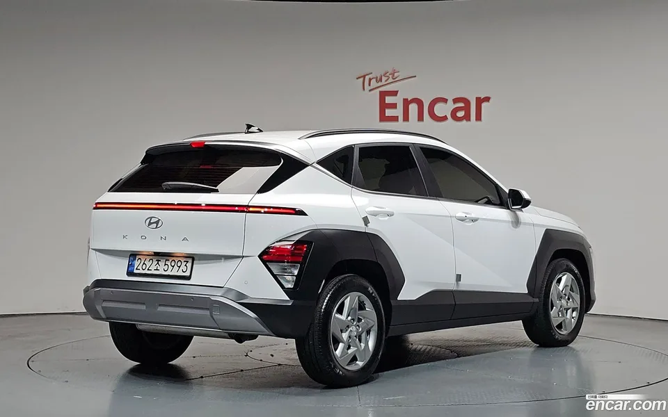 Hyundai Kona 1.6 2WD 2023 — миниатюра 2