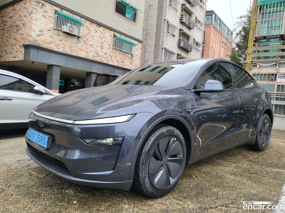 Tesla Model Y RWD 2026 — миниатюра 3