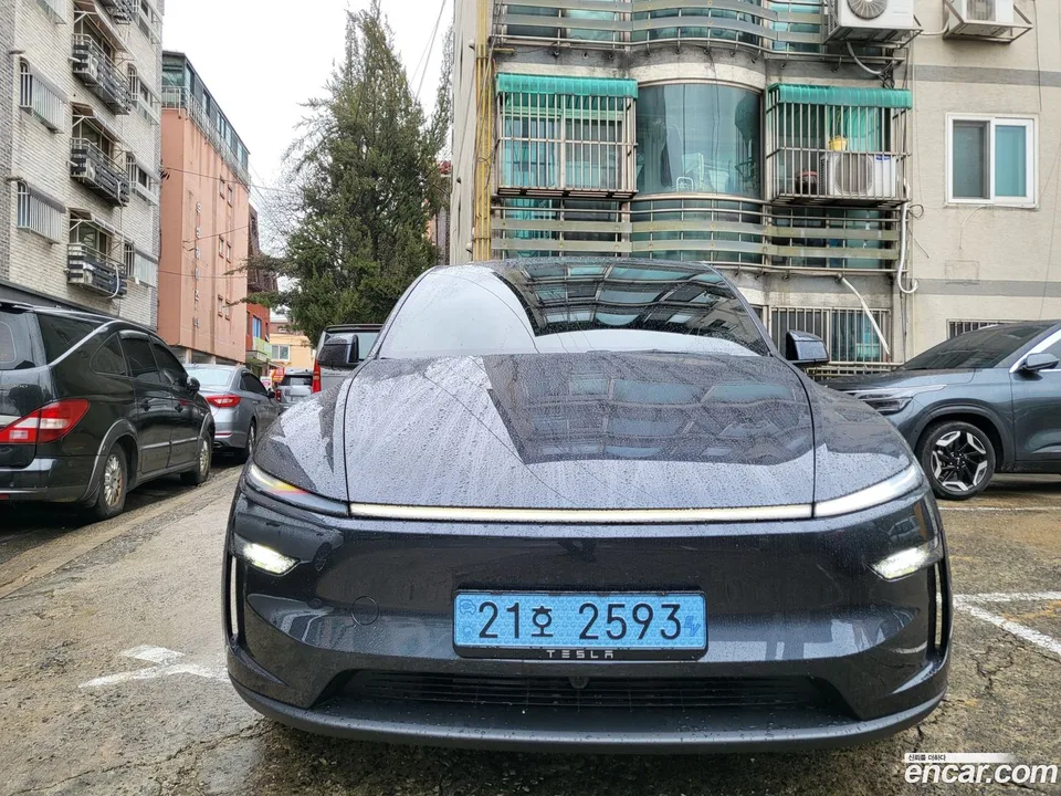 Tesla Model Y RWD 2026 — миниатюра 5