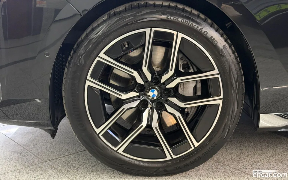 BMW 7 Series 740i xDrive M 2024 — миниатюра 2