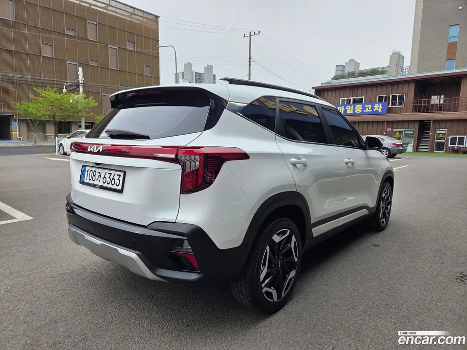 Kia Seltos 1.6 2WD 2023 — миниатюра 4
