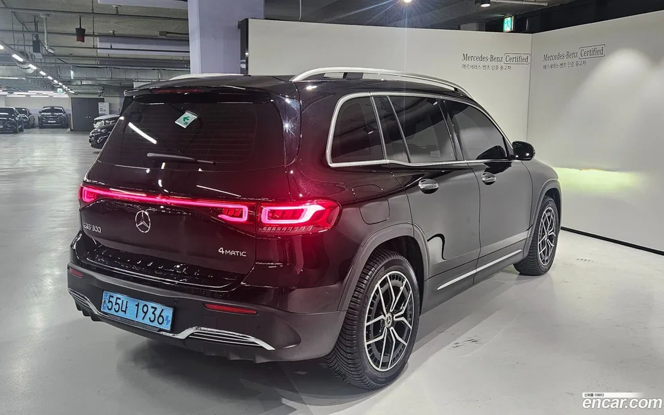Mercedes-Benz EQB EQB300 4MATIC AMG 2023 — thumbnail 4