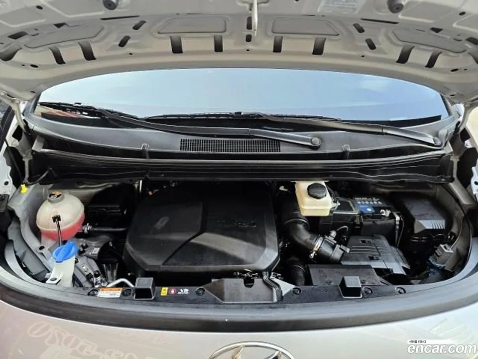 Hyundai Staria 11 2023 — миниатюра 2