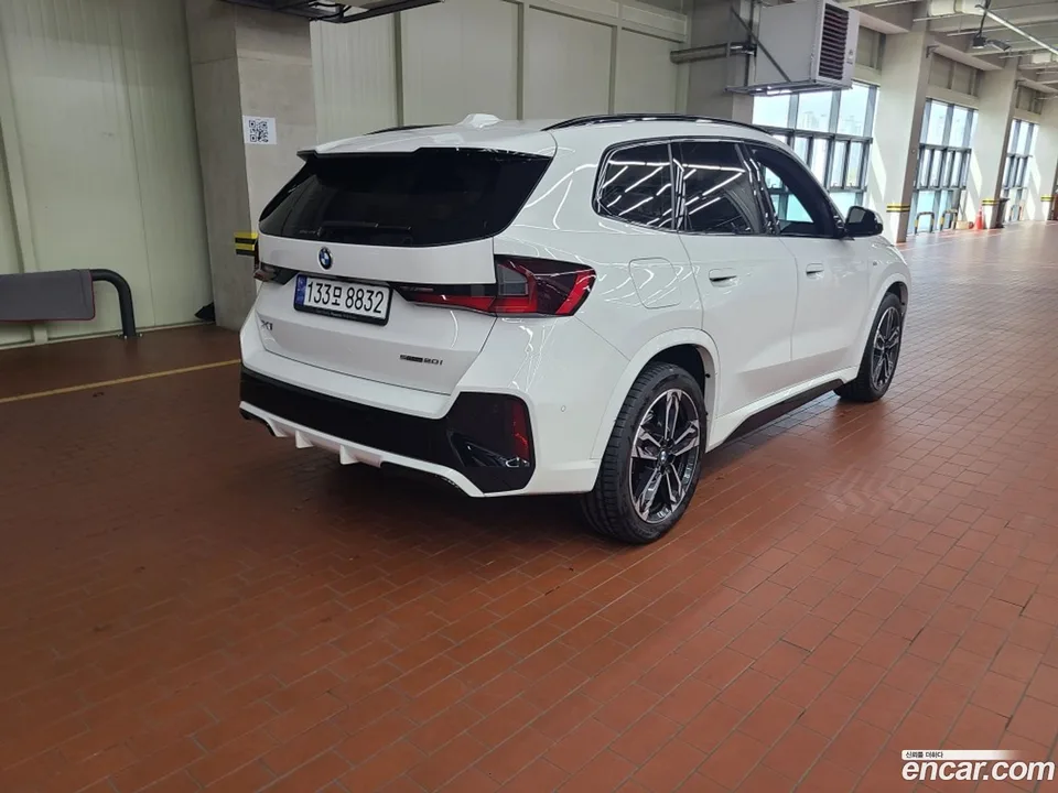 BMW X1 sDrive 20i M 2023 — миниатюра 4