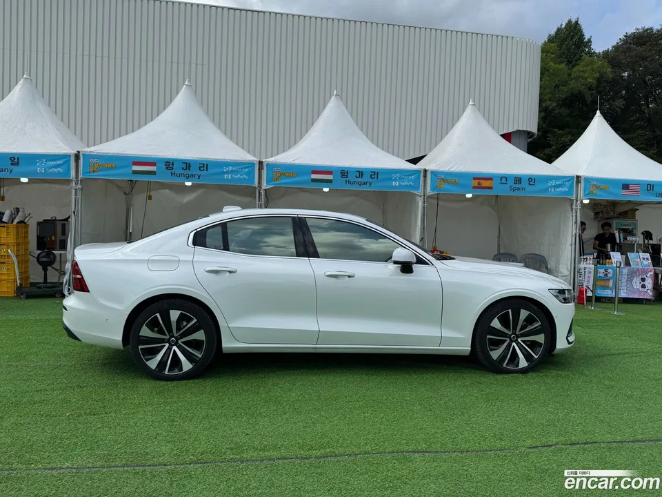 Volvo S60 B5 2024 — миниатюра 2