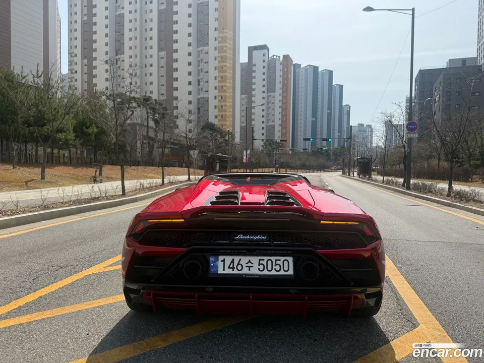 Lamborghini Huracan LP640-4 2023 — миниатюра 4