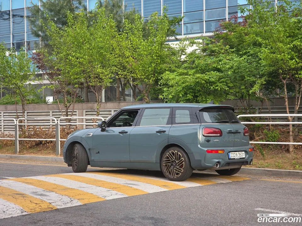 MINI Cooper S Clubman JCW 2022 — миниатюра 3