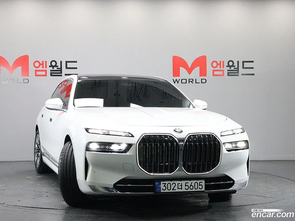 BMW 7 Series 740d xDrive 2023 — миниатюра 3