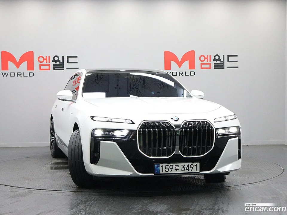 BMW 7 Series 740i xDrive M 2024 — миниатюра 3