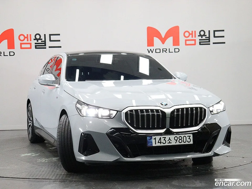 BMW 5 Series 520i M 2024 — миниатюра 3