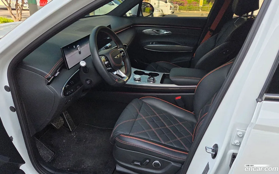 Genesis GV70 2.5T 2WD 2025 — миниатюра 2