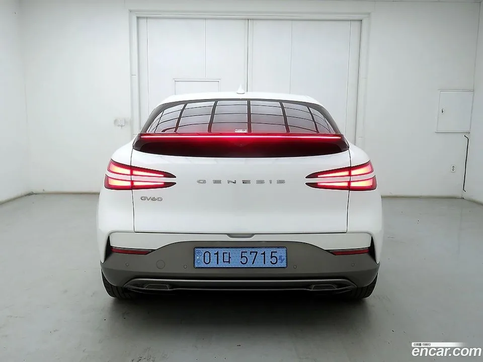 Genesis GV60 2023 — миниатюра 3