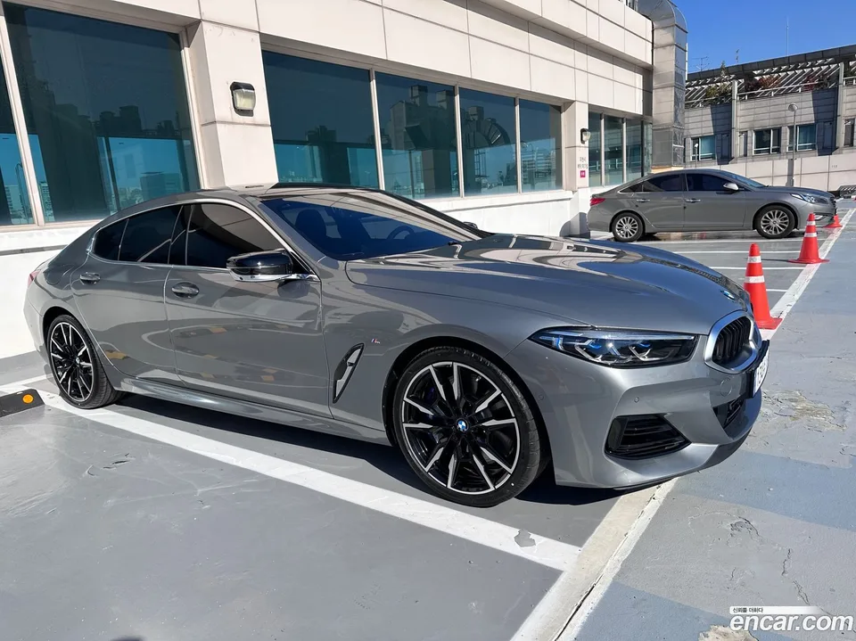 BMW 8 Series M850i xDrive 2023 — миниатюра 2